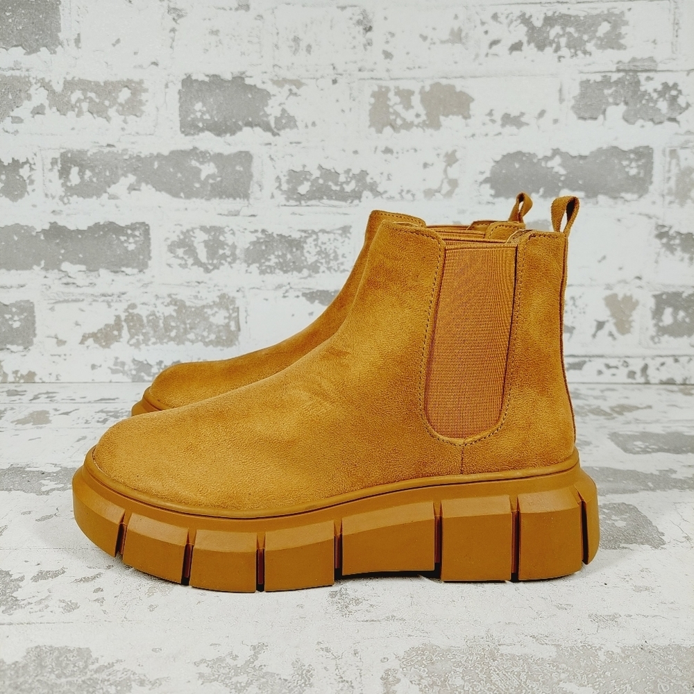 NEW BP. Niya Tan Brown Faux Suede Lug Sole Fall Ankle Chelsea Boots V561 - Picture 1 of 13